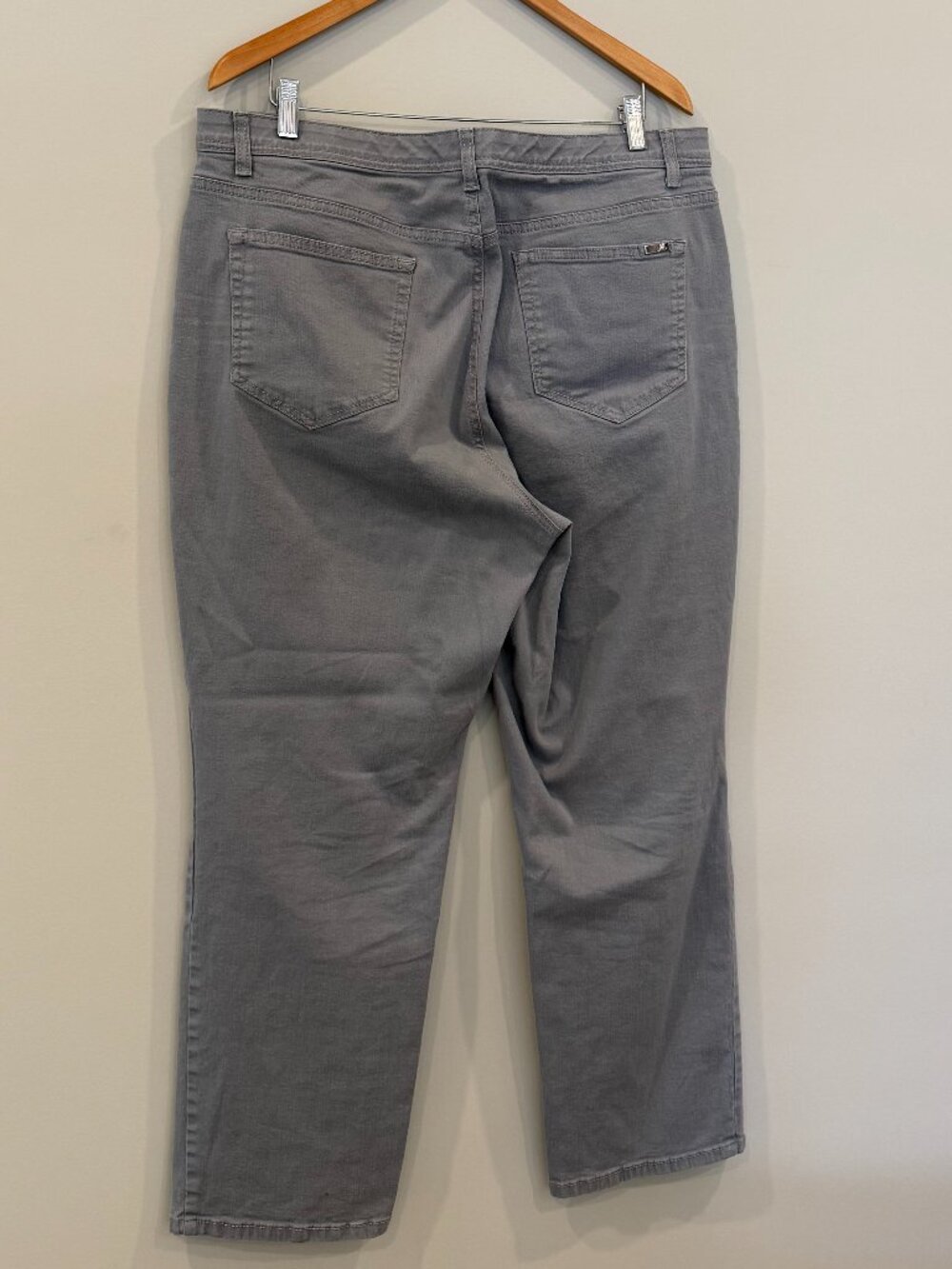 Straight Leg Light Gray Denim Jeans Size 18 - Picture 6 of 7